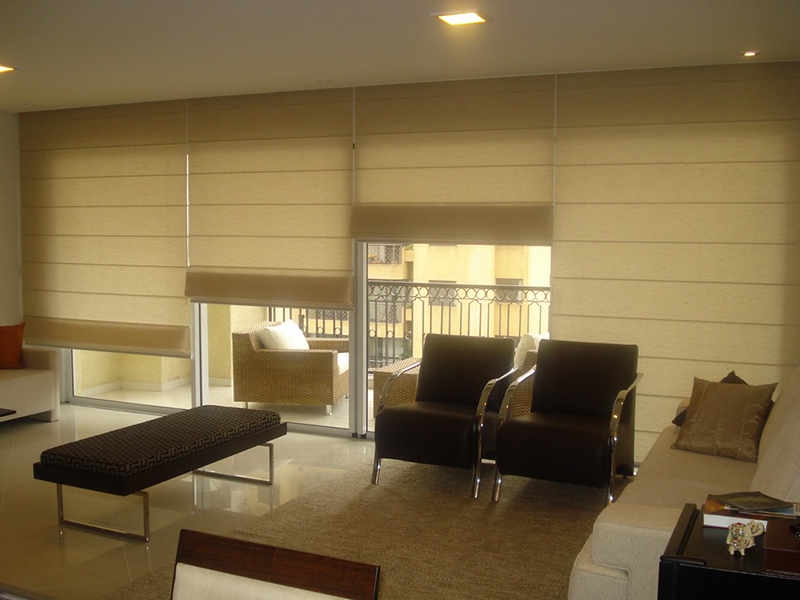 Cortinas romanas no ambiente
